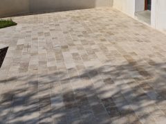 pavés beige travertin