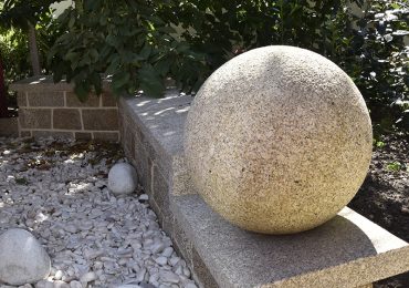 granit boule décorative